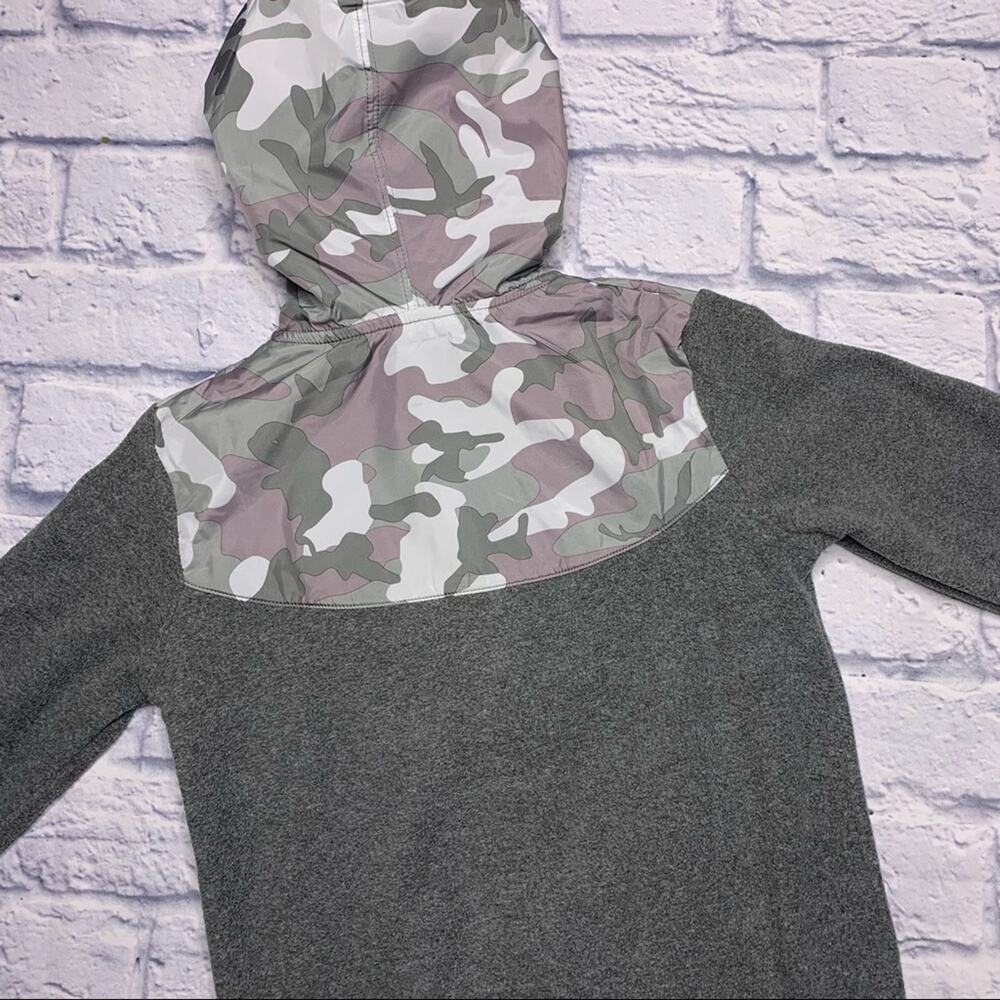 Nike Therma Dri-Fit Fleece in Grey/Camo - Picture 9 of 9